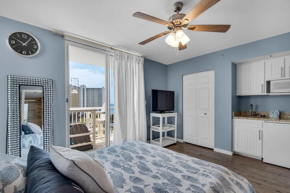 Pelican Beach Terrace 807