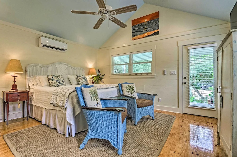 Seagrove Beach Studio - 1/4 Mi to Beach Access!