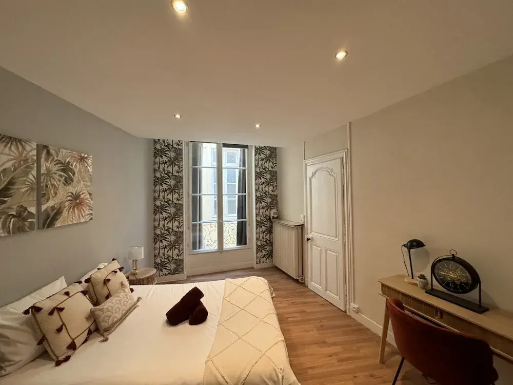 Villa in Le Mans Near Plantagenet City