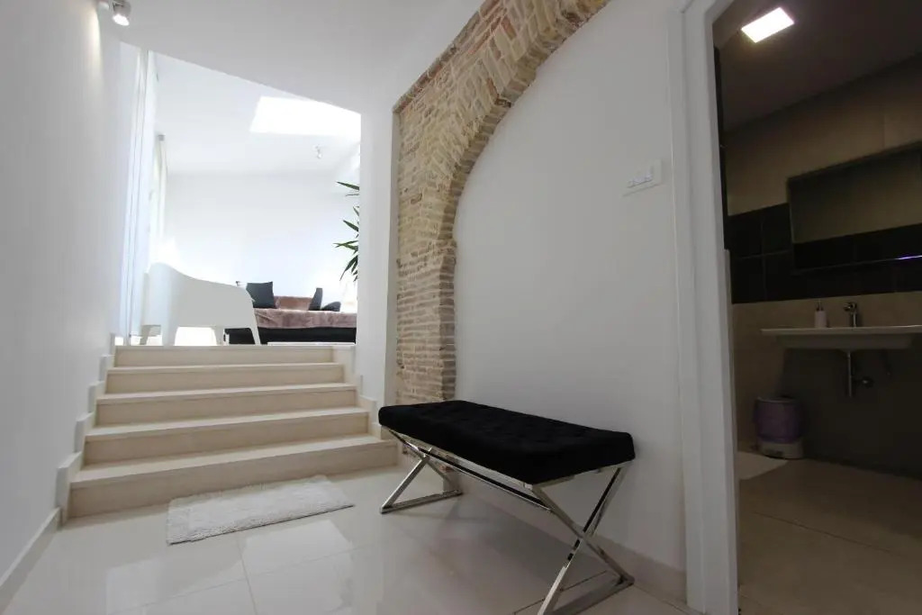 4K Centre Apartment