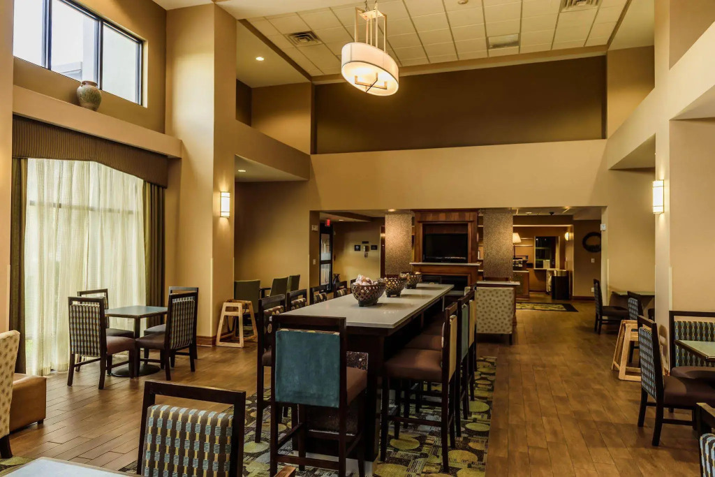Hampton Inn and Suites Jamestown