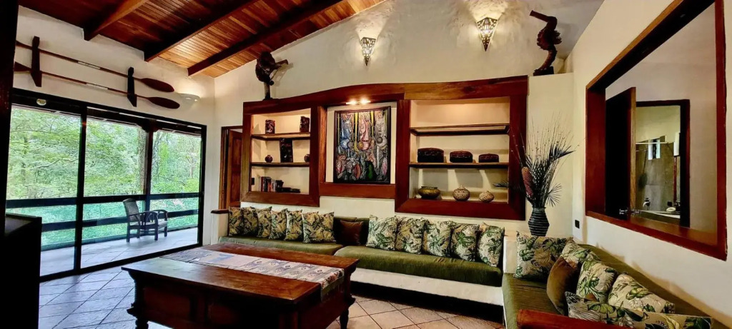 Toucan Villa Family home w Private Pool Garden
