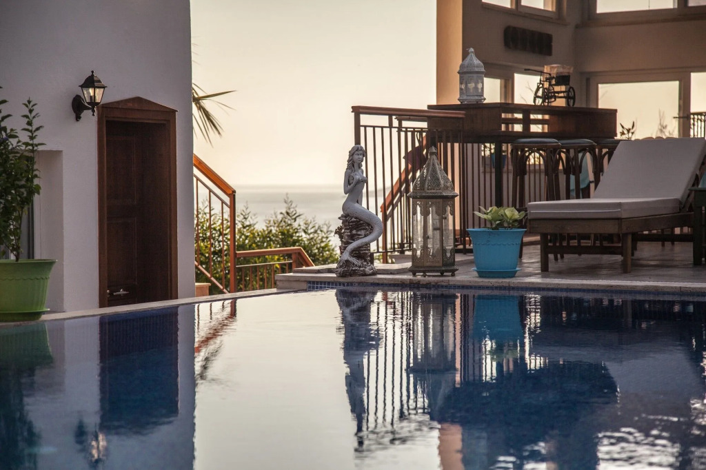 Sunset Villa Hotel