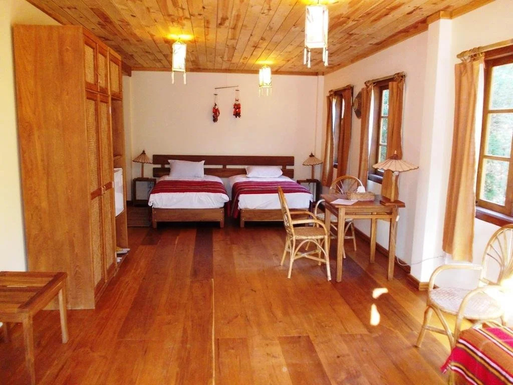 Thitaw Lay House B & B