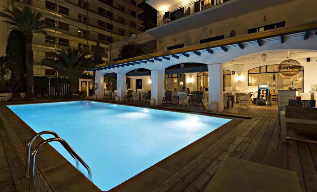 Hotel Trias