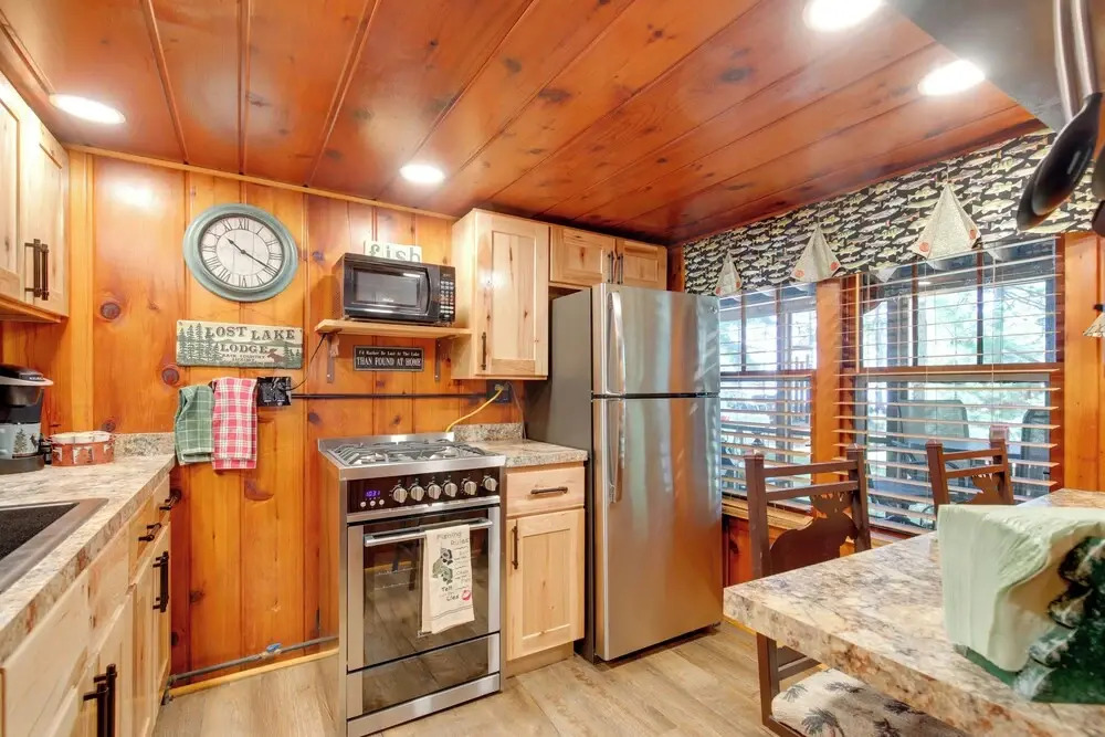 Dock & Beach Access: Duplex Lake Cabin!