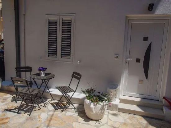 Apartments Karlo