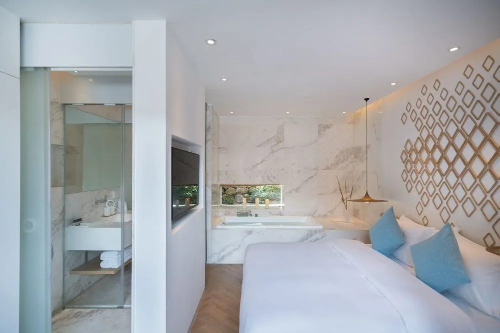 Floral Hotel Lijiang Guangyin Designer