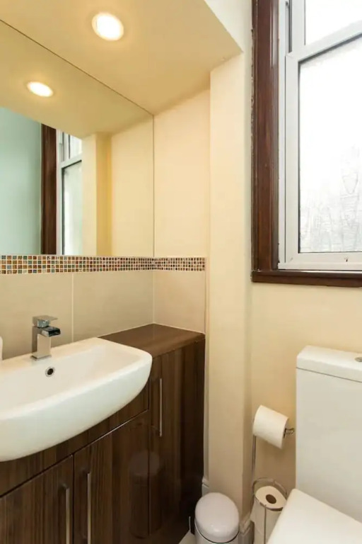 Modern Trinity Apartment In Good Location