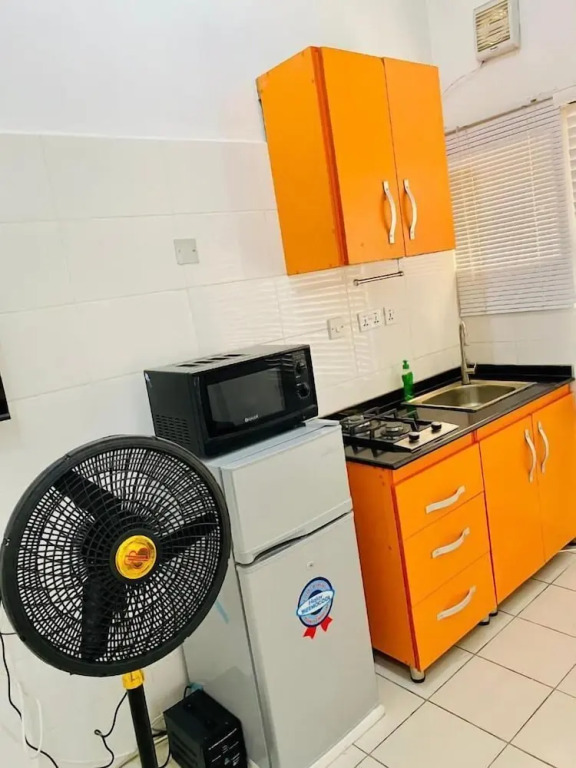 House 12 studios suites
