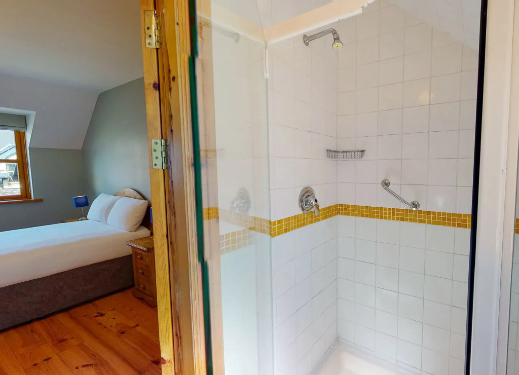 Dingle Courtyard Cottages 2 Bed Sleeps 4