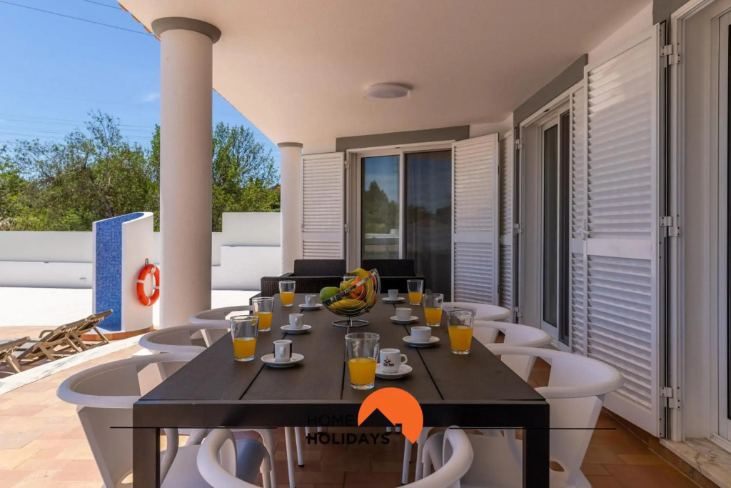 #102 Clube Albufeira villa with private pool & garden