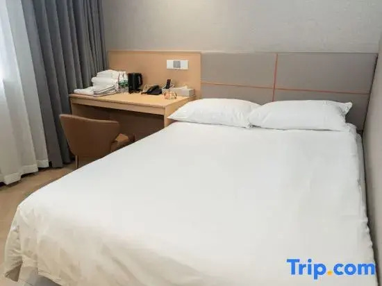 Longquan Water City Hotel (Yancheng Development Zone)