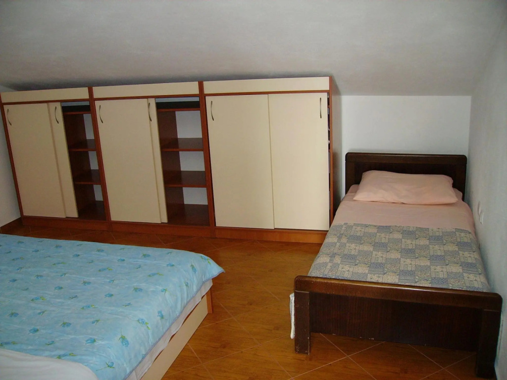 Oliva - 800 m from sea - A4(2+1)
