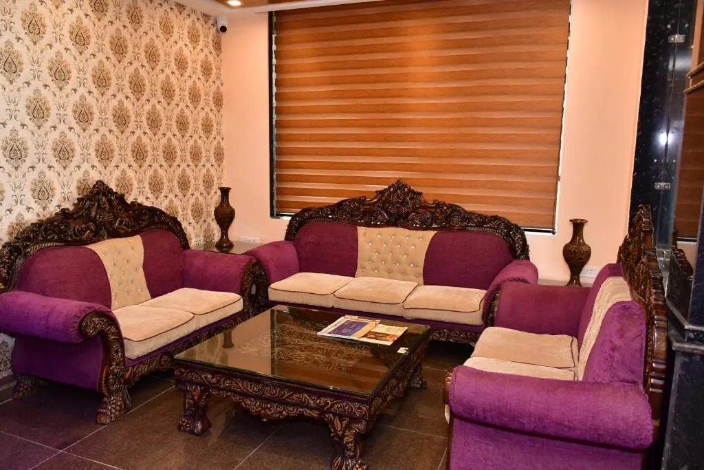 Hotel Royal Inn igi