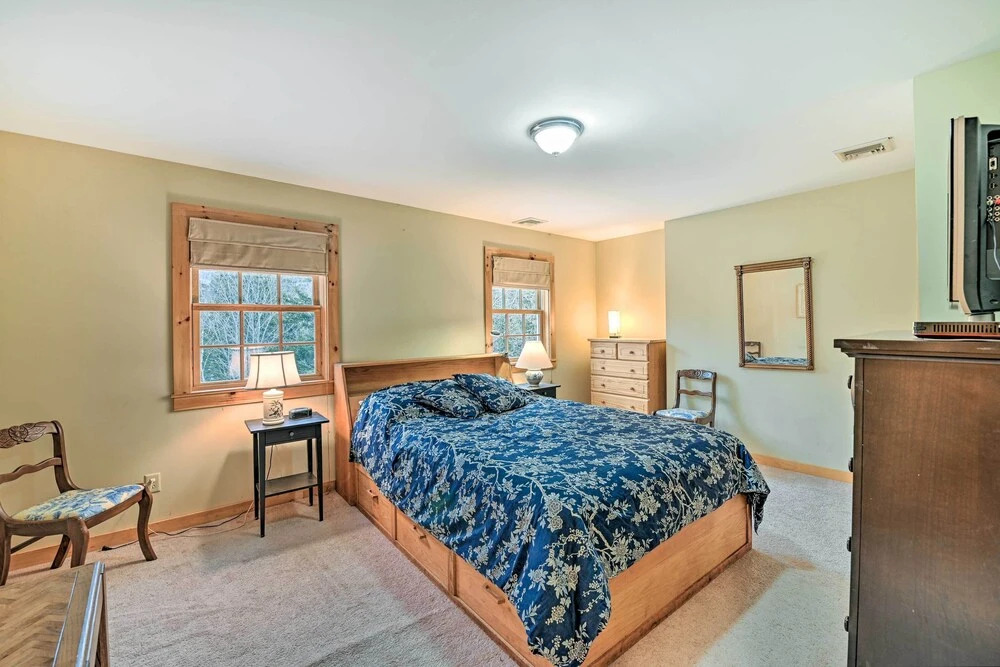 West Dover Home w/ Deck ~ 2 Mi to Mount Snow