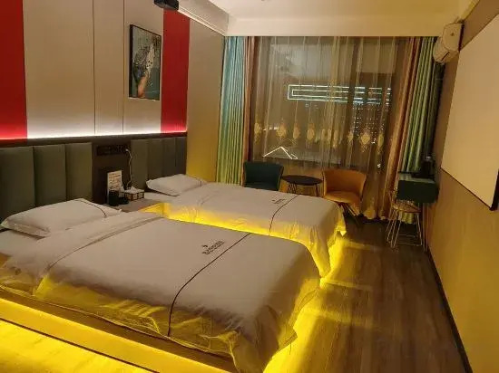 Xingyue Smart Cinema Hotel (Xixia Century Square Branch)