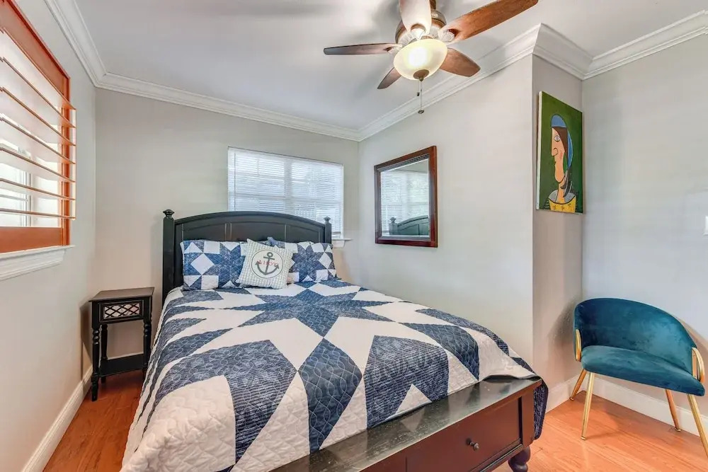 7 Mi to Downtown Tampa: Home w/ Fire Pit & Grill!