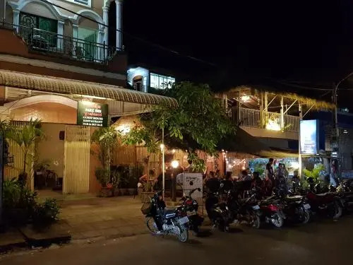 Park Inn Hostel And Bar