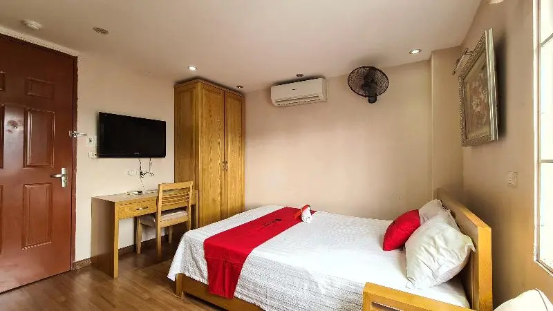 Reddoorz near Tran Duy Hung Street 3