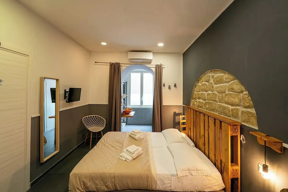 GREROS TOLEDO H. by Clapa Group dislocated hospitality