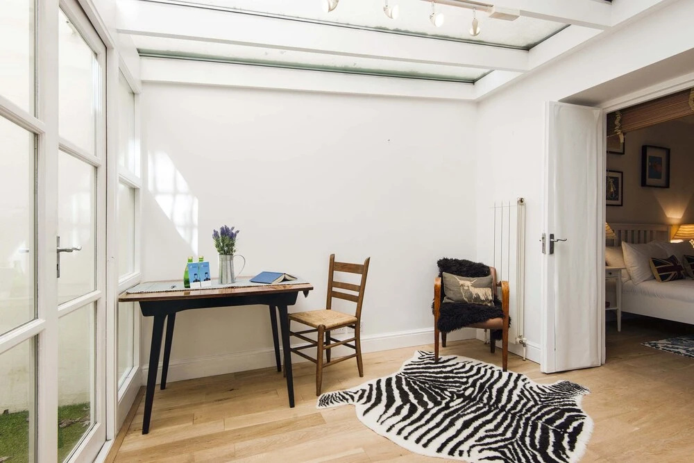 The Spacious Prince of Wales Apartment - CVO