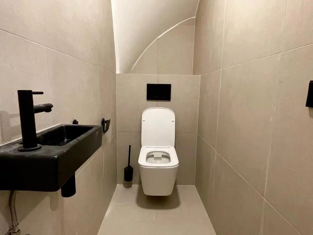 Beautiful 1 Bedroom Serviced Apartment 76m2 -MNL B-