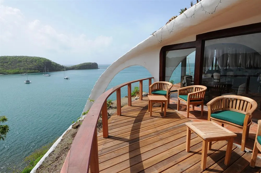 Mount Hartman Bay Estate Private Resort