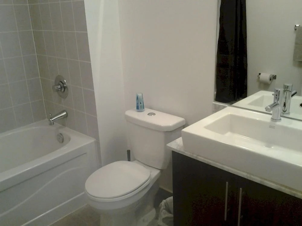 Toronto Suite Rentals - Maple Leaf Sq