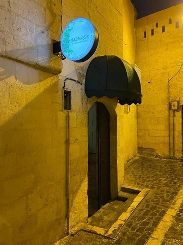 Sarmaşık Otel