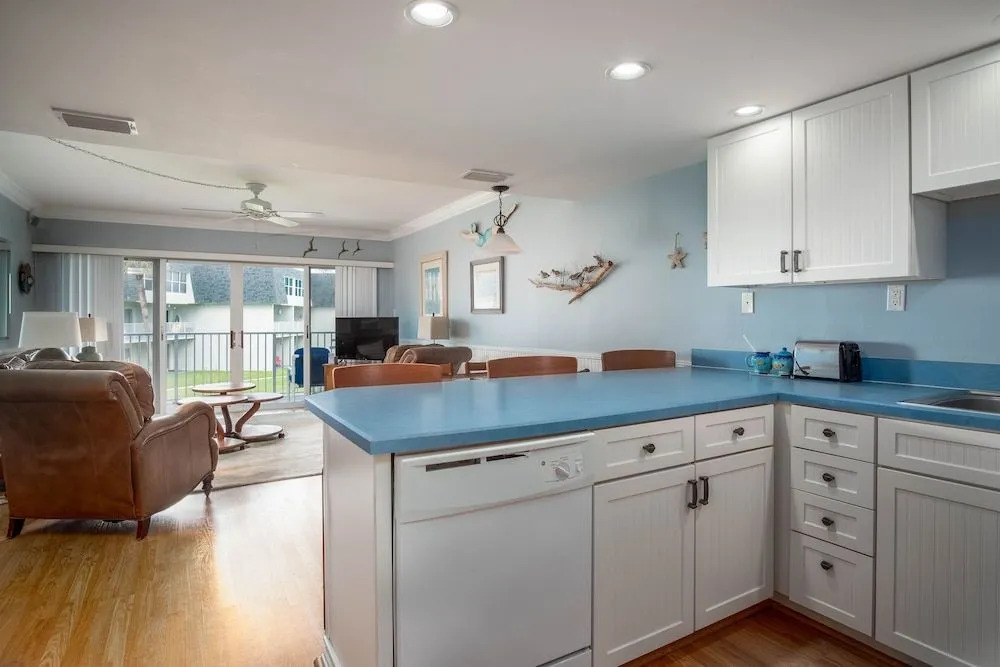 Salty Hippo - 2Br Condo