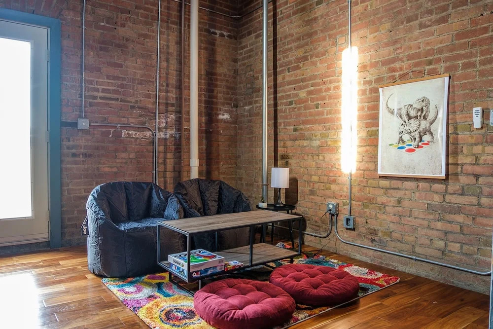 Spacious CLE Apartments by Frontdesk