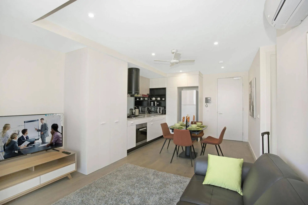 COMPLETE HOST Park View St Kilda