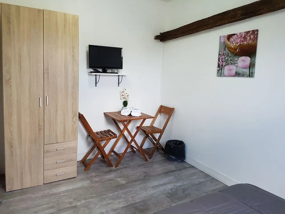 Felicidade Hostel