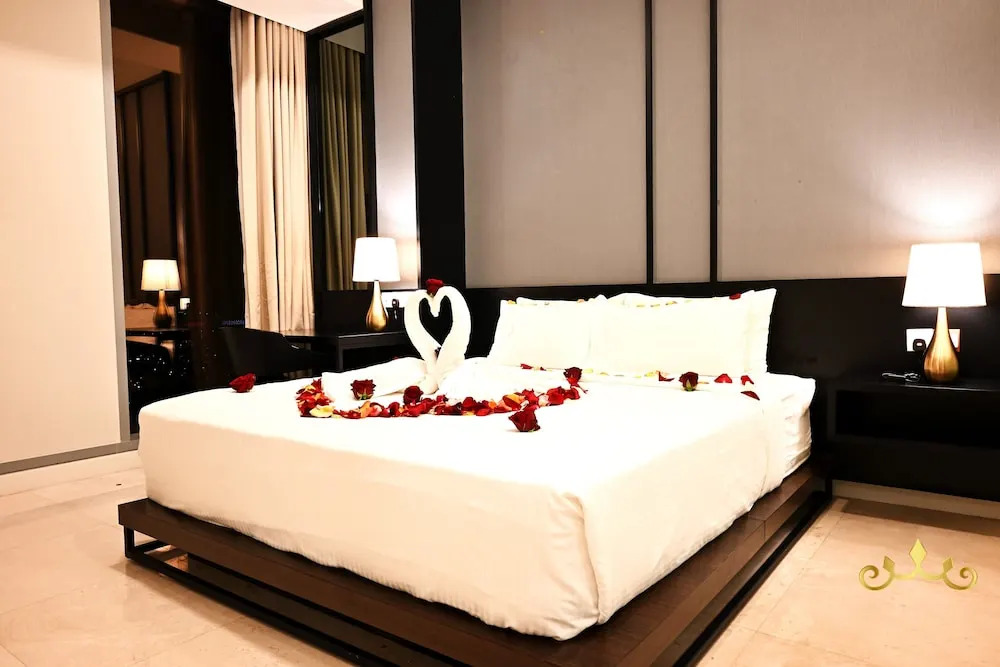 Tropicana The Residence KLCC Golden Crown