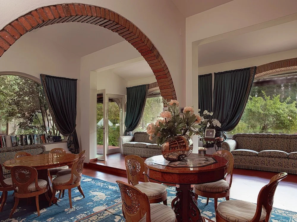 Stunning Villa in Badia Al Pino with Swimming Pool