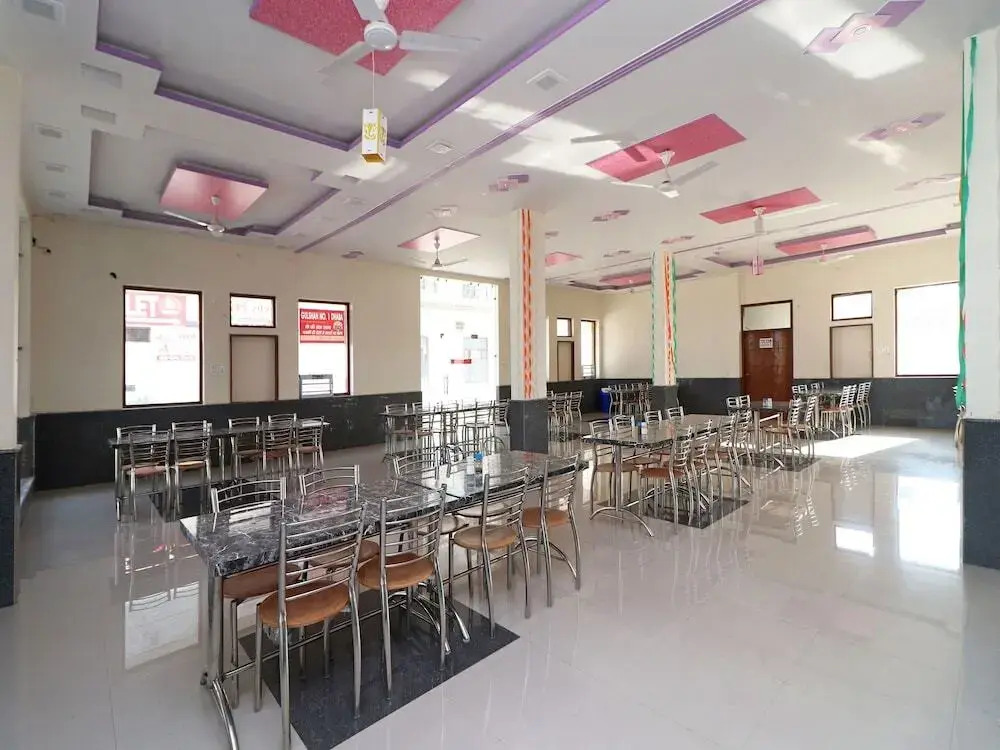 Hotel Raj palace