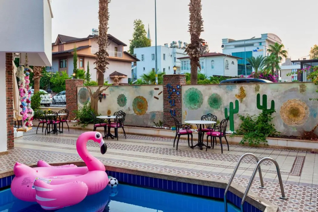 Azuu Suite Hotel