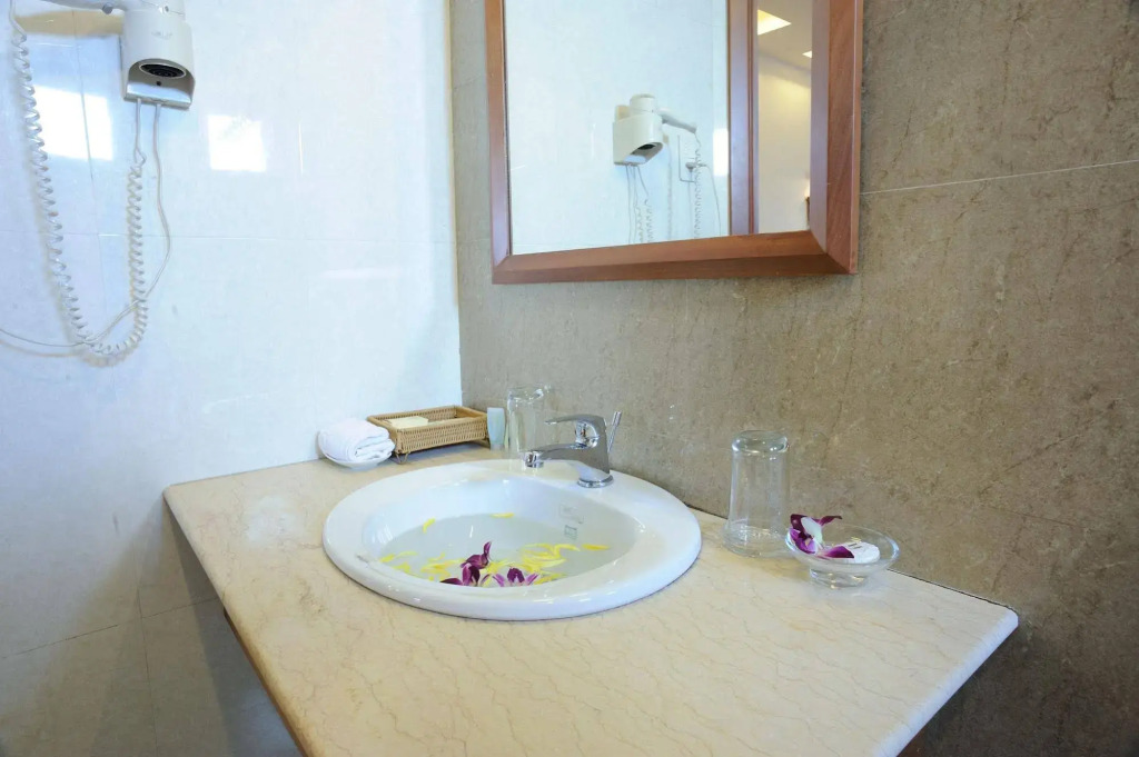 Hoang Yen Hotel