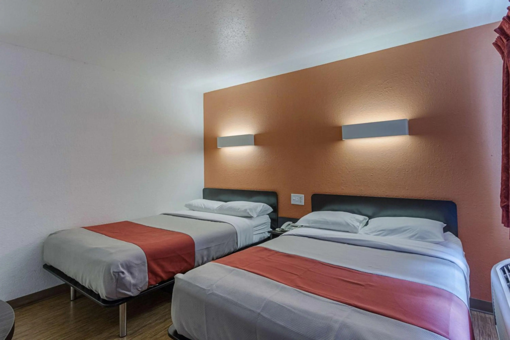 Motel 6-Oshkosh, WI