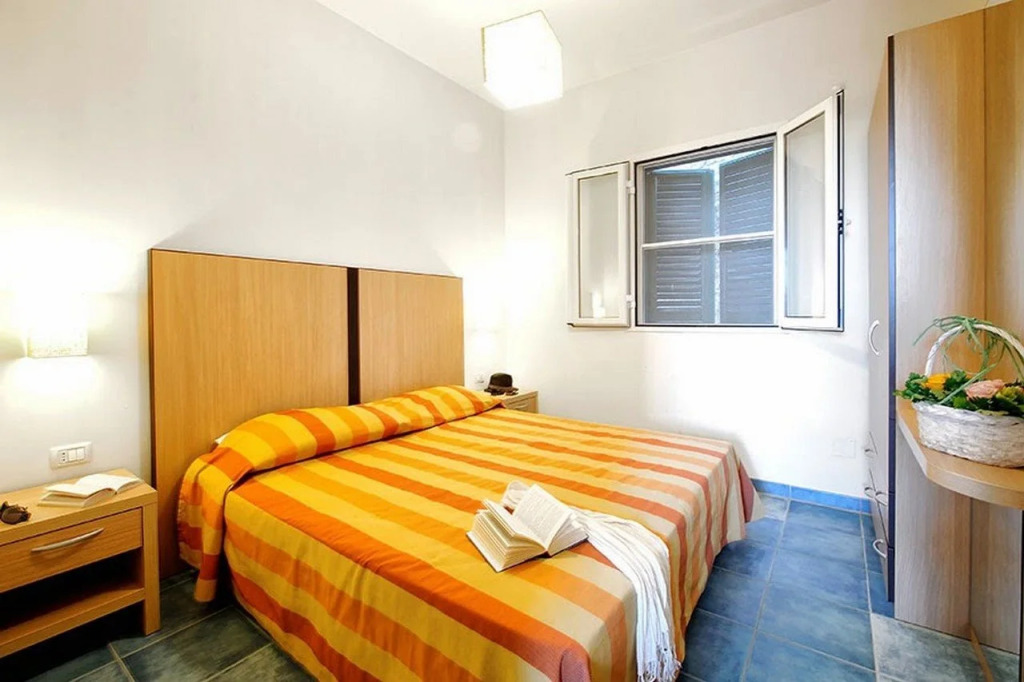 Baia Degli Aranci Suite & Apartments