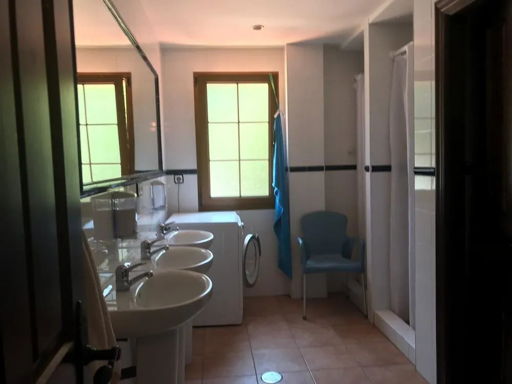 Albergue Los Nuberos - Hostel