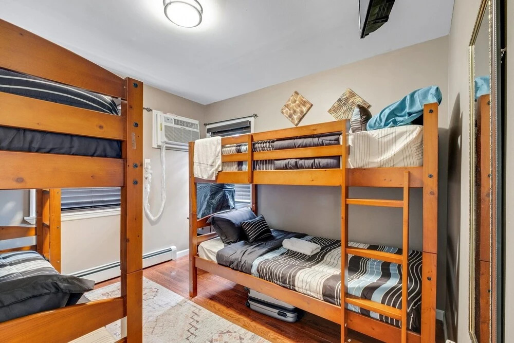 Modern Cozy 3br Home Just 10 Mins From Jfk! 3 Bedroom Residence by RedAwning