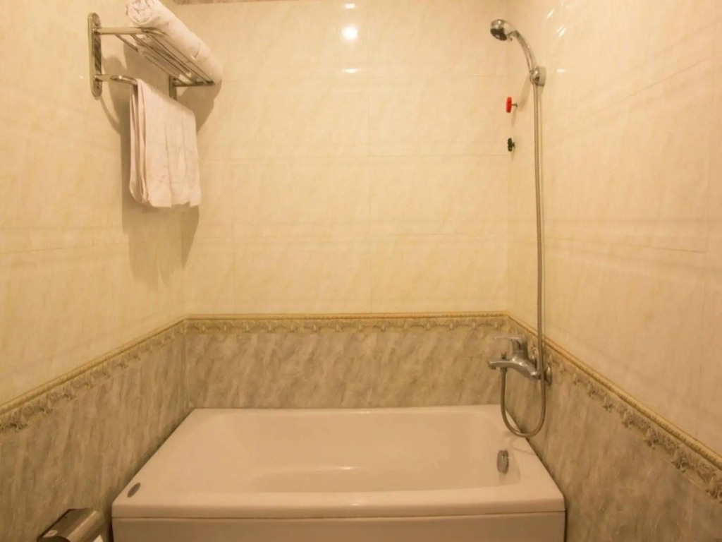 Phung Hoang Hotel