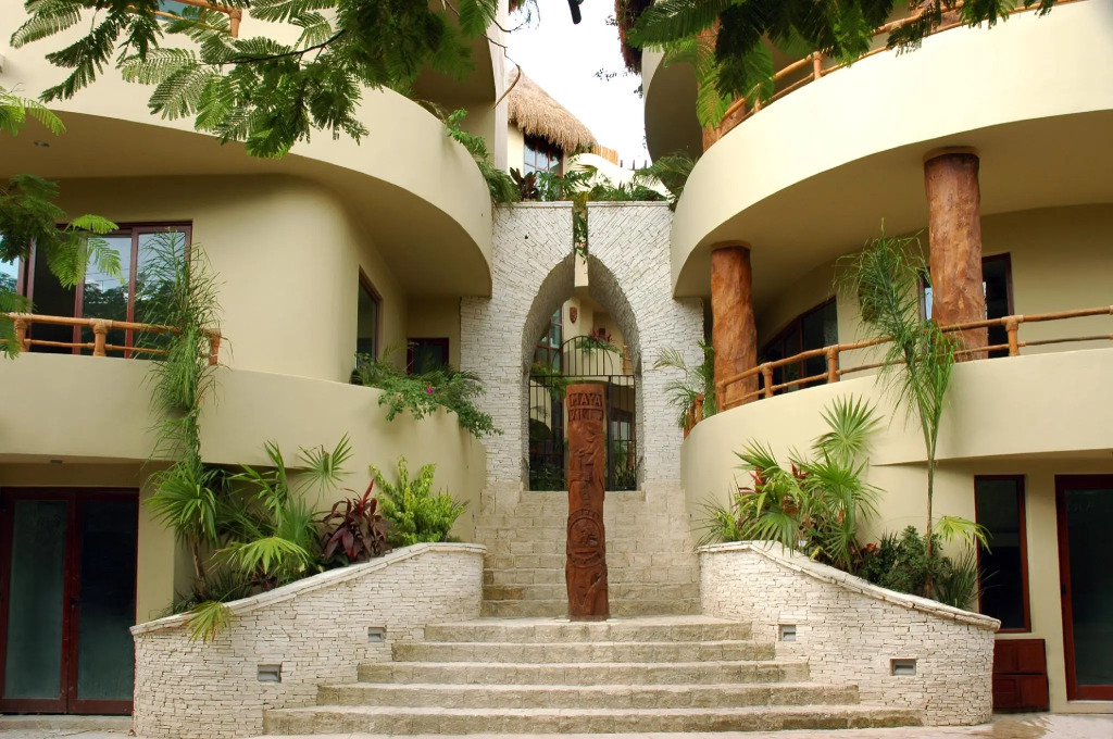 Maya Villa Condo Hotel and Beachclub