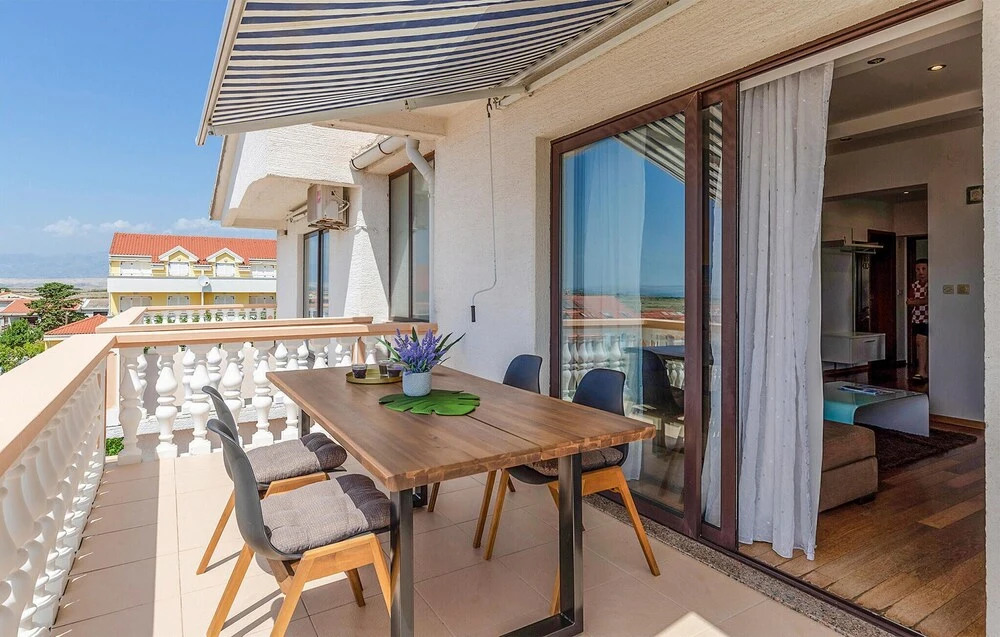 Beautiful Apartment in Povljana With Wifi and 2 Bedrooms