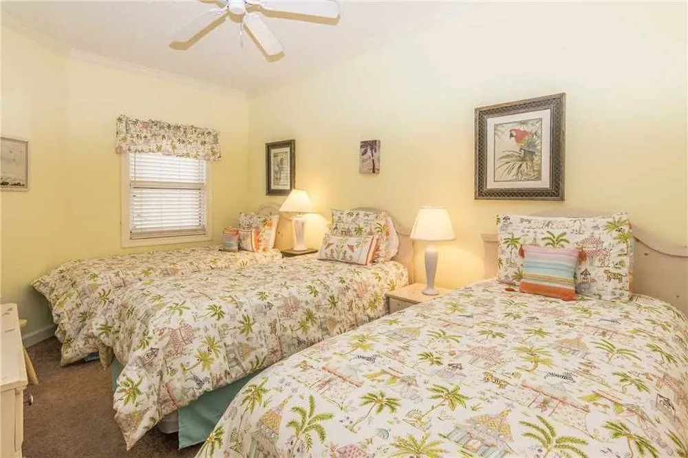 The Enclave 907 - 3 Br condo by RedAwning