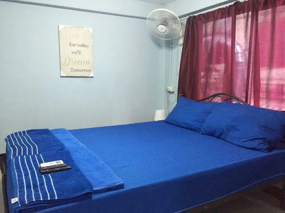 Q6 At 6 - Hostel