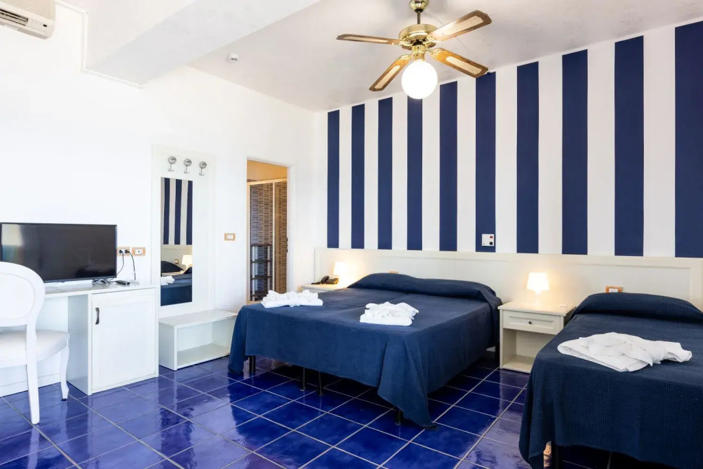 Hotel Caravelle