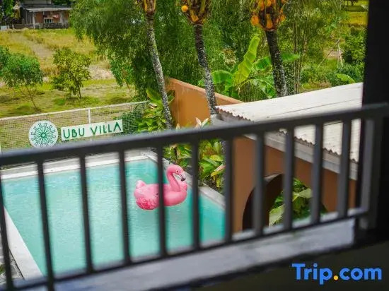Ubu Villa Gito Gati - 4 Bedrooms Villa in Jogja for Family